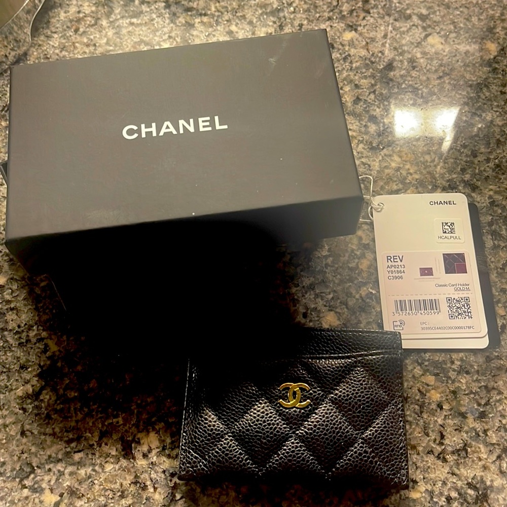 CHANEL CAVIAR QUILTED CARD HOLDER GOLD HARDWARE